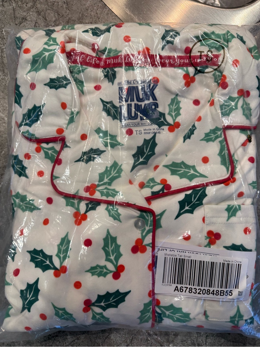 **SMALL TALL** MUK LUKS 3 PIECE DREAM CLOUD HOLLY JOLLY PAJAMA SET IN MISTLETOE